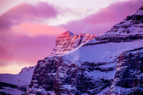 Mount Rundle at sunrise, Alberta, Canada [oc][3000x2000] : r/ImagesOfCanada