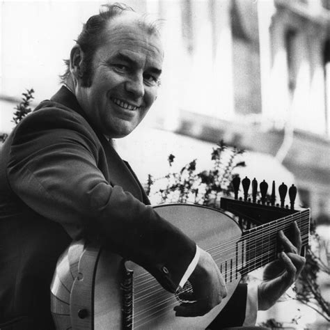 Julian Bream, The Classical Guitar Giant With The Soul Of A Jazz Player : NPR