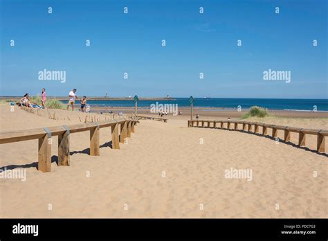 The dunes sandhaven beach south shields hi-res stock photography and ...