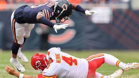 Bears Safety Jaquan Brisker Has Surgery on His Thumb