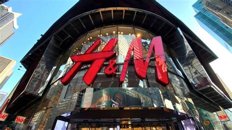 H&M to close hundreds of stores as online shift accelerates - CNA