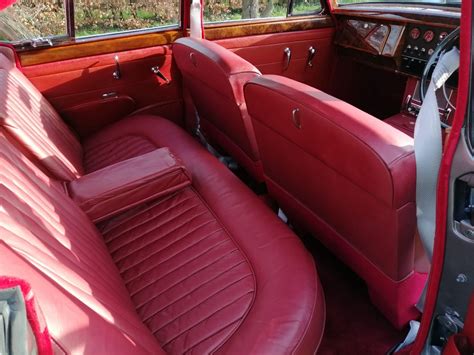 Jaguar Mk2 – Fostering Classics – interior back | Fostering Classics