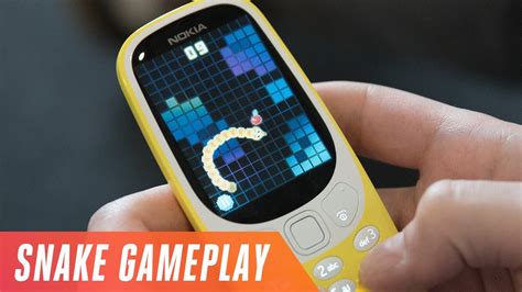 Playing Nokia 3310 Snake gameplay