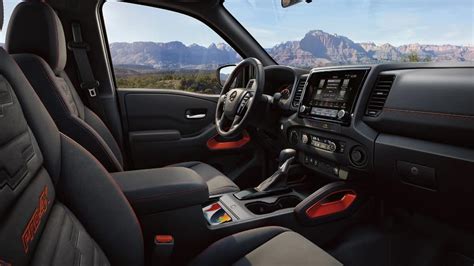 2022 Nissan Frontier Interior