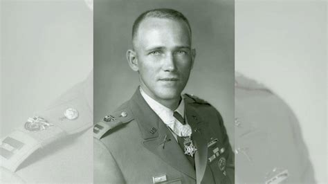 First Medal of Honor recipient from Vietnam War dies at 89