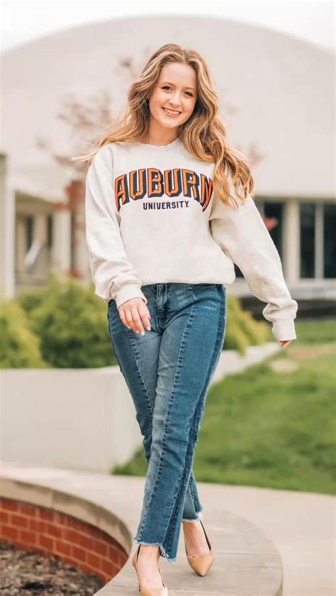 senior photo inspiration auburn university merchandise graduation announcement pose ideas ...