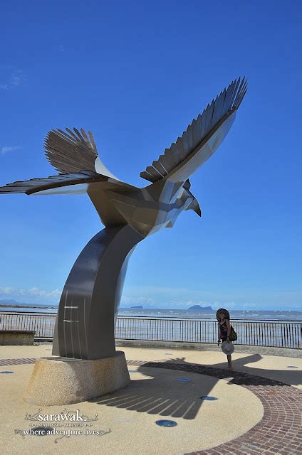 Sarawak Malaysia Borneo: Largest Hornbill Bird landmark in Damai ...