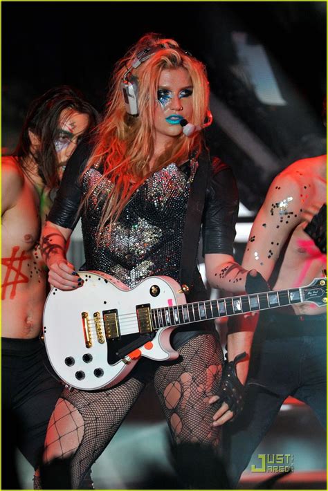 Ke$ha Reaches 2 Million Twitter Followers!: Photo 2573541 | Kesha ...