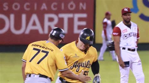 Las Águilas Cibaeñas vencen a los Gigantes en el Julián Javier de SFM ...