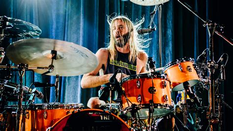 Taylor Hawkins, Foo Fighters’ Drummer, Dies at 50 - The New York Times