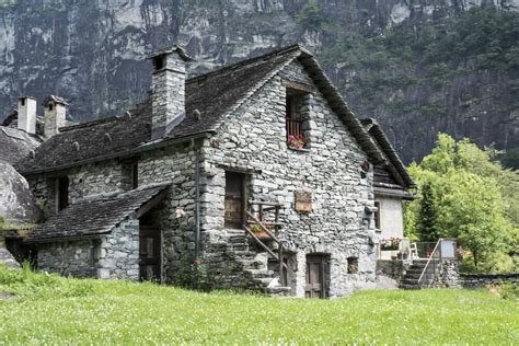 40 Houses with Stone Exterior (Photos) | Stone exterior houses, Old ...