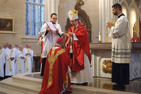 Pallium reminds a bishop of his mission to be a ‘good shepherd,’ says ...