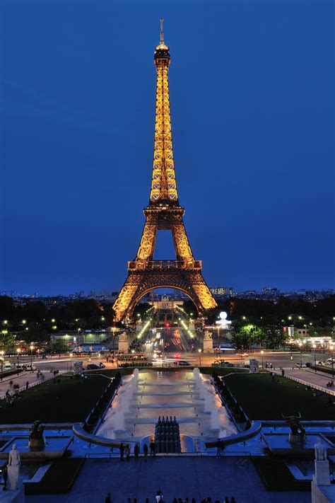 The Amazing Life: Eiffel Tower, Paris