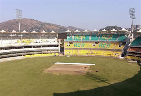 Top 10 Biggest Cricket Stadiums in India - HowTheyPlay