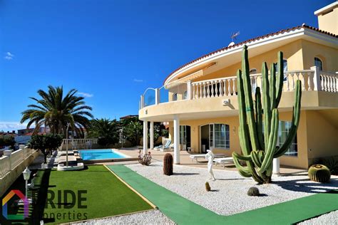 Magnificent Villa with pool and spectacular views | Pride Properties Gran Canaria Real Estate