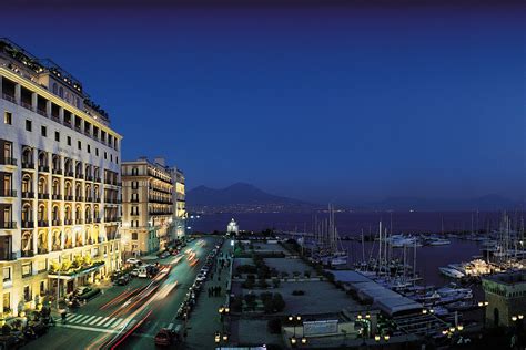 Gli Hotel più Esclusivi di Napoli per un Soggiorno Indimenticabile | FLAWLESS.life - The ...