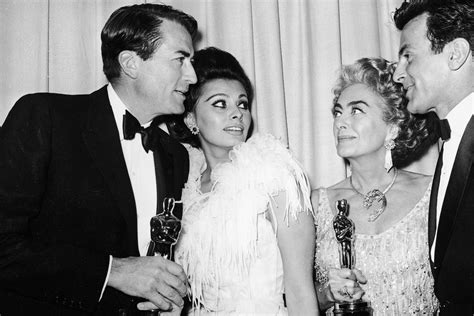 Feud: All the “Batsh—t Crazy” Behavior of the 1963 Oscars | Vanity Fair