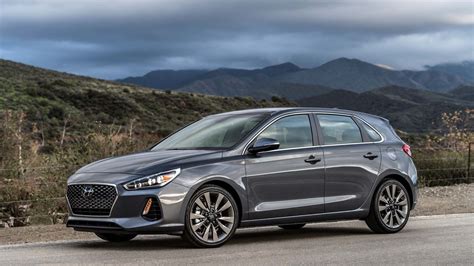 2018 Hyundai Elantra GT hatchback unveiled at Chicago auto show