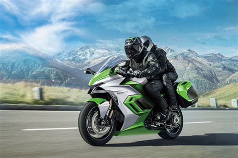 Kawasaki And Toyota Team Up To Develop Hydrogen Engines For Motorcycles - Forbes India