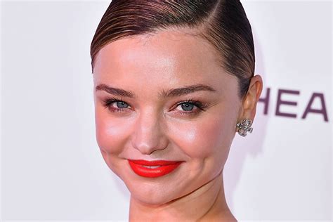 Miranda Kerr Drinks Noni Fruit Juice for Glowy Skin Secret ...