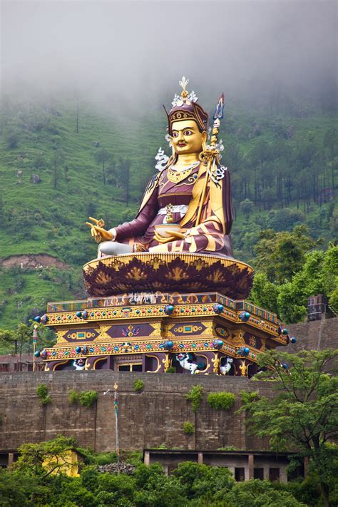 Prayer to Guru Rinpoche | Tibetan Buddhist Altar