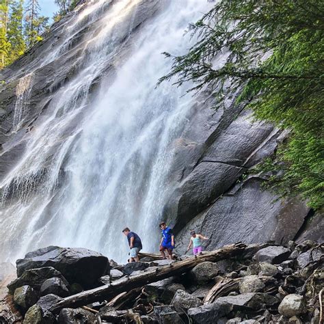 Easy Waterfall Hikes Near Seattle, WA