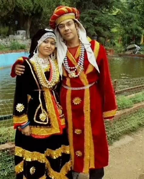 Update more than 77 uttarakhand traditional dress images latest - highschoolcanada.edu.vn