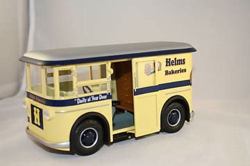 1931 Helms Bakery Divco Twin Coach Delivery Truck | Model Trucks | hobbyDB