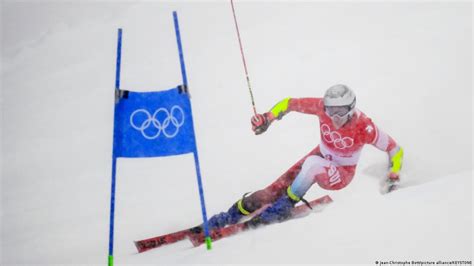 Odermatt powers to slalom gold – DW – 02/13/2022