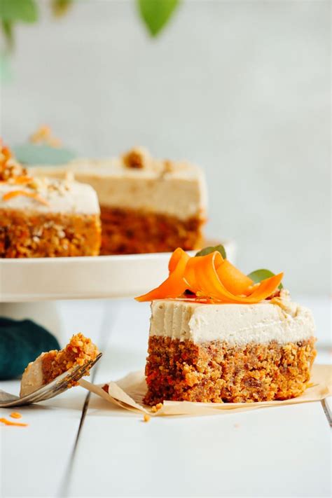 Raw Carrot Cake with Vegan Cream Cheese Frosting : r/veganrecipes