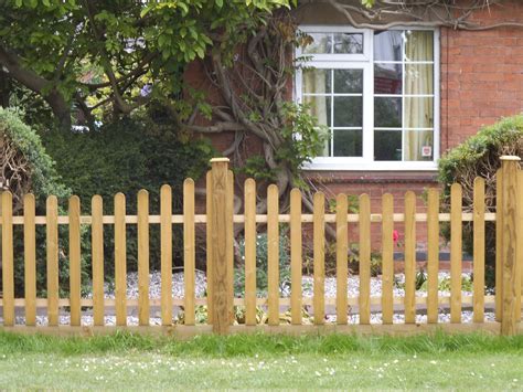 Round Pale Picket Fencing Kit Form