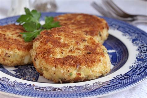 Smoked haddock fish cakes finnan haddie and potato cakes – Artofit