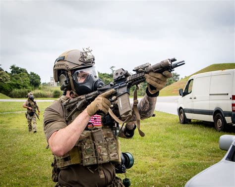 DVIDS - Images - Green Berets and EOD Conduct Joint-Training [Image 4 of 6]