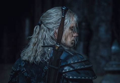 First images from "The Witcher Season" 2 Revealing Henry Cavill as ...