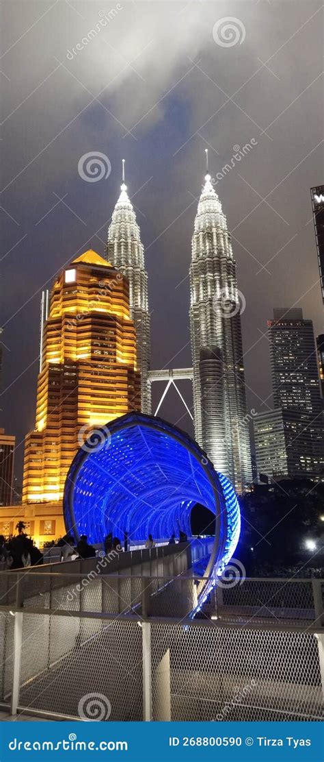 View of the Petronas Towers at Night Editorial Image - Image of towers, menara: 268800590