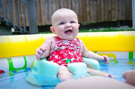 Baby Swimming Underwater | Baby Swimming Photos