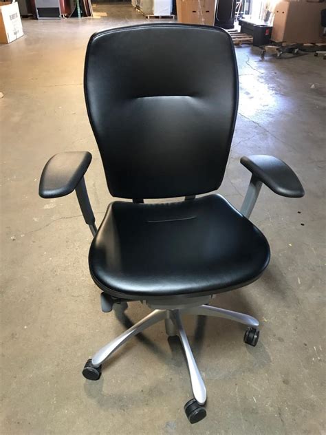 Used Office Chairs : Pre-Owned Geiger Foray Task Chair at Furniture Finders