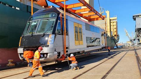 Waratah Series 2 trains for Sydney arrive in New South Wales