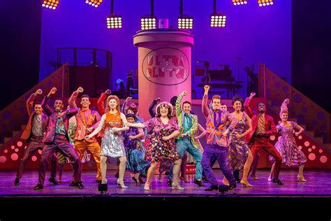 Review: Hairspray @ Alhambra Theatre, Bradford - The State Of The Arts ...