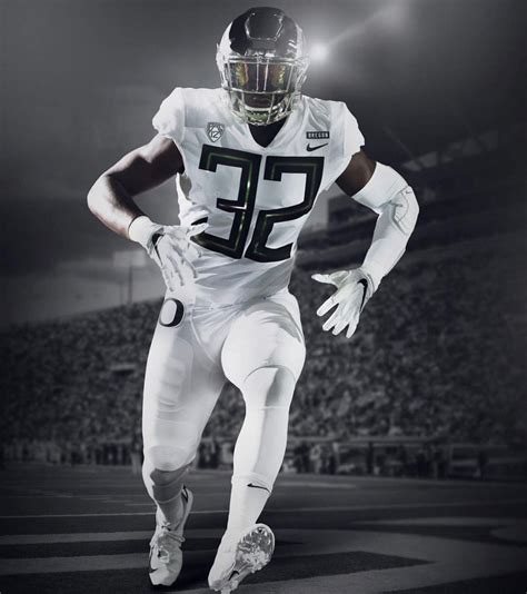 Oregon Ducks to wear white uniforms with chrome wings for Cal game ...