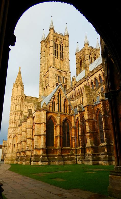 fuckitandmovetobritain | Lincoln cathedral, Cathedral, Lincolnshire england