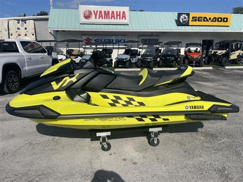 2023 Yamaha Waverunners VX Cruiser® HO with Audio | Riva Motorsports Miami