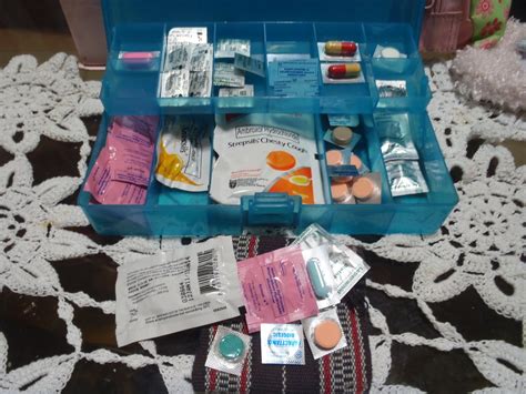 Lady Stapler: Organizing my Medicine Kit