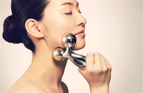 Japanese facial roller promises to give you younger looking skin