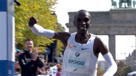 2:01:39! Eliud Kipchoge Obliterates World Record In Berlin - FloTrack