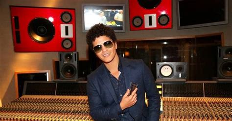 Haute Event: Bruno Mars Meets Fans at the Palms - Haute Living