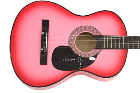 MELANIE SAFKA SIGNED AUTOGRAPH FULL SIZE PINK ACOUSTIC GUITAR WOODSTOCK 1969 JSA | Autographia