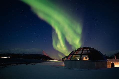 Glass igloo hotel near Tromsø - Lyngen North