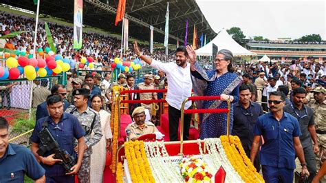 Revanth takes oath as Telangana CM | Latest News India - Hindustan Times