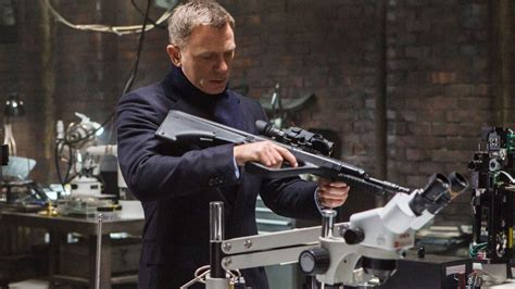 Spectre: Daniel Craig says no decision on more Bond - BBC News